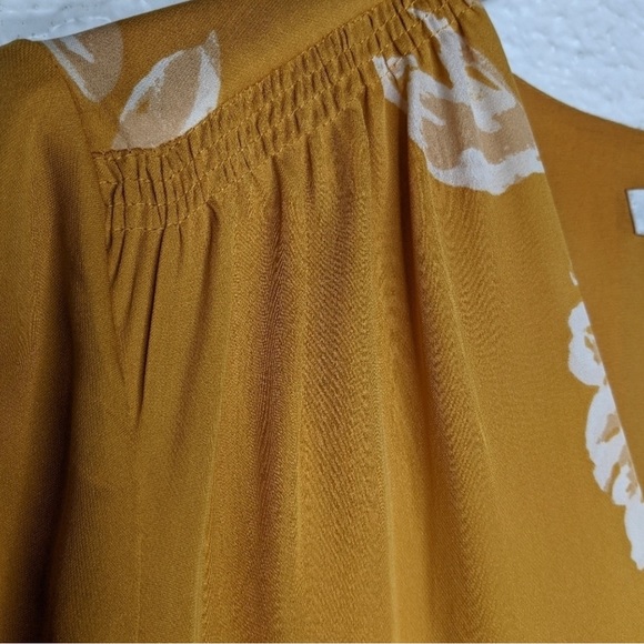 Joie 'Galvin' Silk Blouse in Dusty Gold XS - Picture 3 of 4